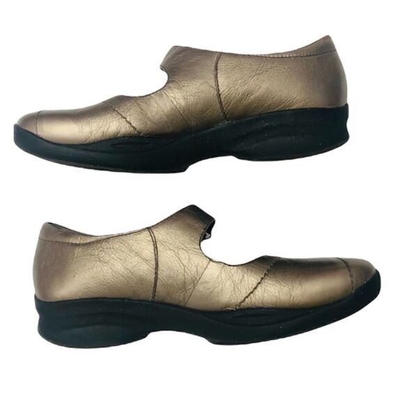 Clarks Mary Jane Metallic In Motion Comfort Orthopedic Janes Shoes - Picture 3 of 9